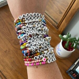 Set of 20 Taylor Swift Friendship Bracelets 💕